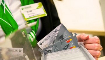 Карты Сбербанка теперь будут доставлять на дом