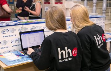 HH.ru бесплатно размещает вакансии малого и среднего бизнеса